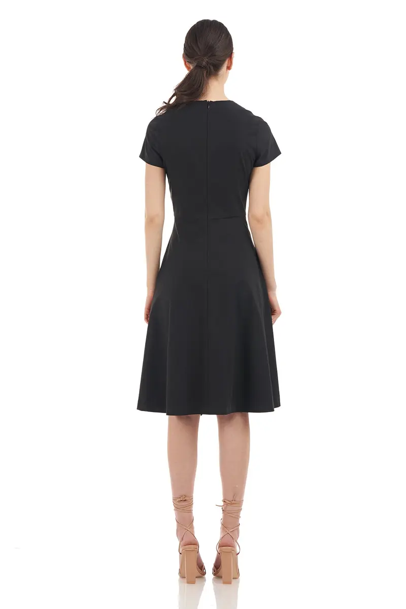 Noa Minimalist Stretch Poplin Knee-Length Dress