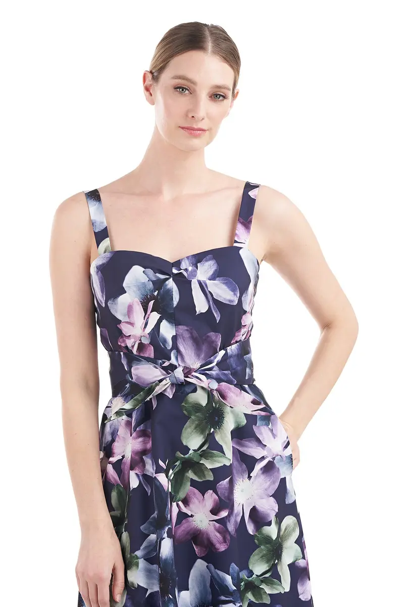 Sweetheart Neckline Stretch Poplin Dress with Wildflower Print